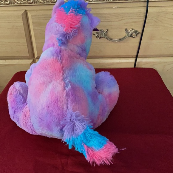 Beautiful multi-colored unicorn - Picture 4 of 6